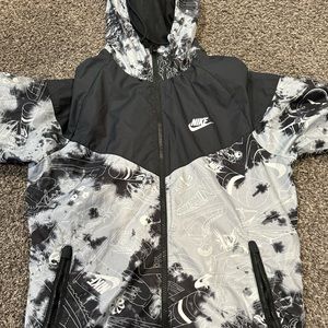 Nike hooded wind breaker